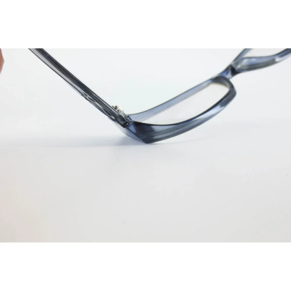 Kenzo eyeglasses feature